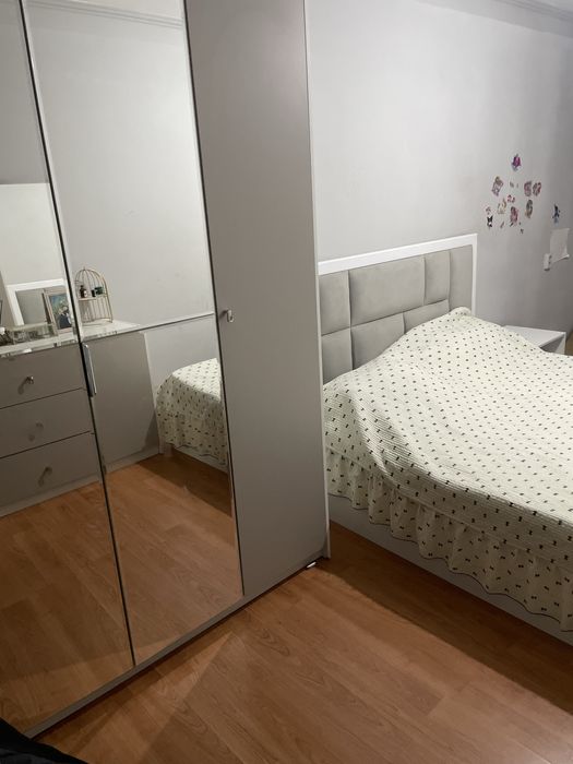 Спальный гарнитур,шкаф,камод,кровать ,туалетный столик