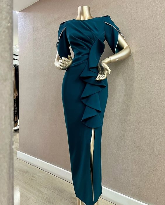 Продаю платье новое