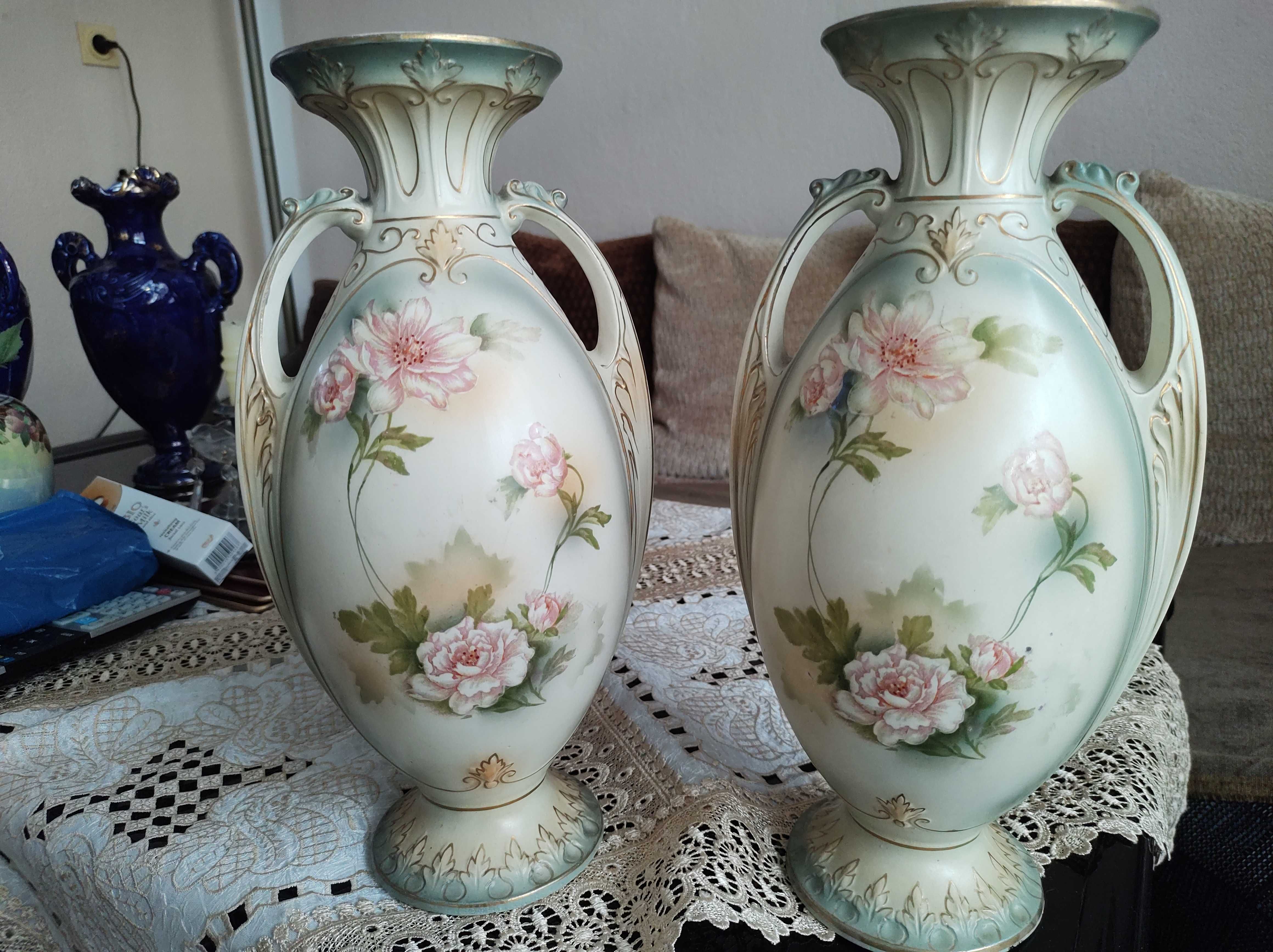 Чифт Бромфорд( Bromford ware)   вази от Викторианската епоха