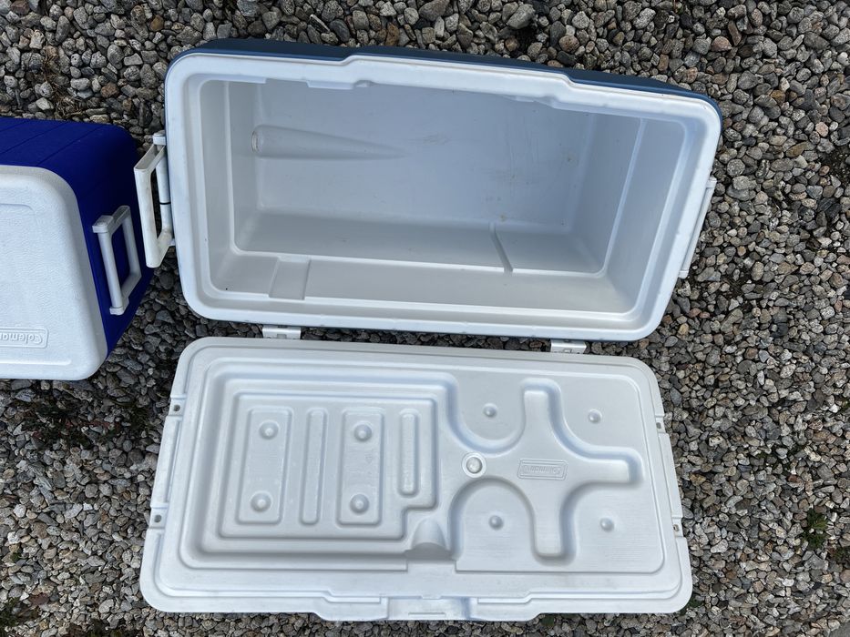 Vand doua lazi frigorifice Coleman