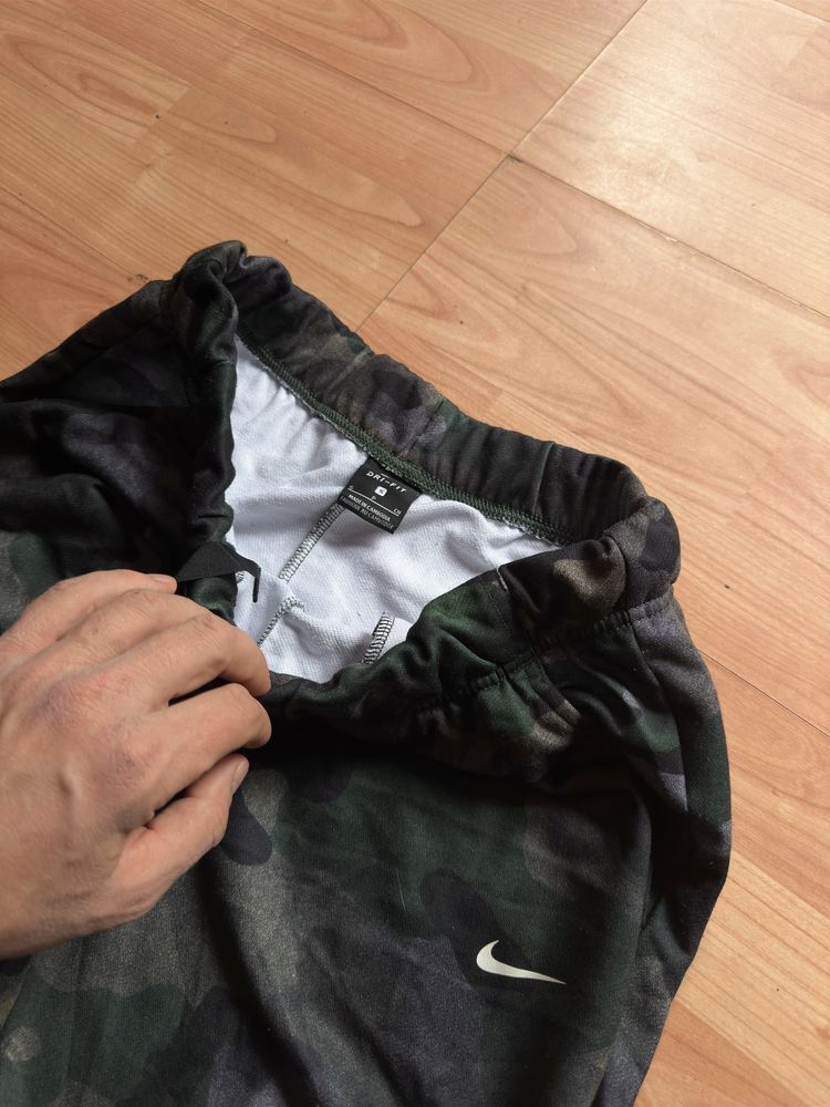 Pantaloni pants sweats joggers Nike Dri-Fit camo femei poliester