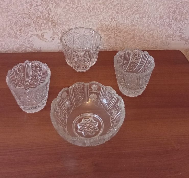 Продам хрустальные вазы