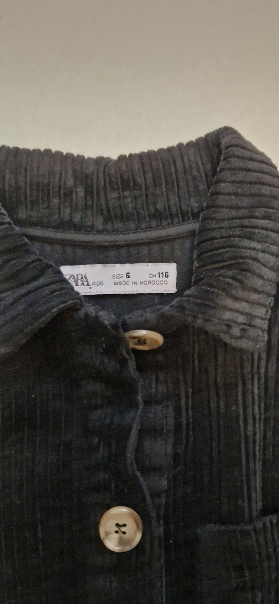 Salopetă pantalon.