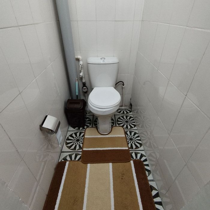 3 хонали, КИУФ олдида,