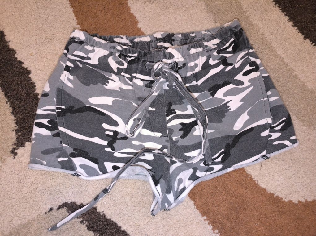 Къси панталонки Bershka,Negative,Evis, Lipsy London