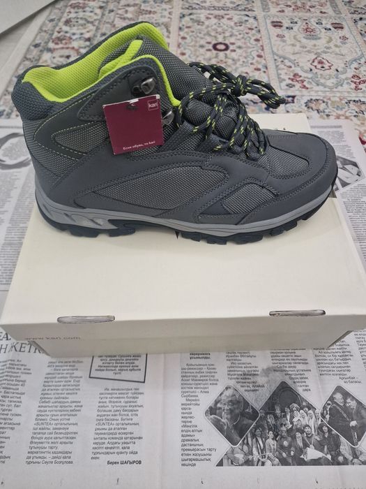 Кроссовки тёплые