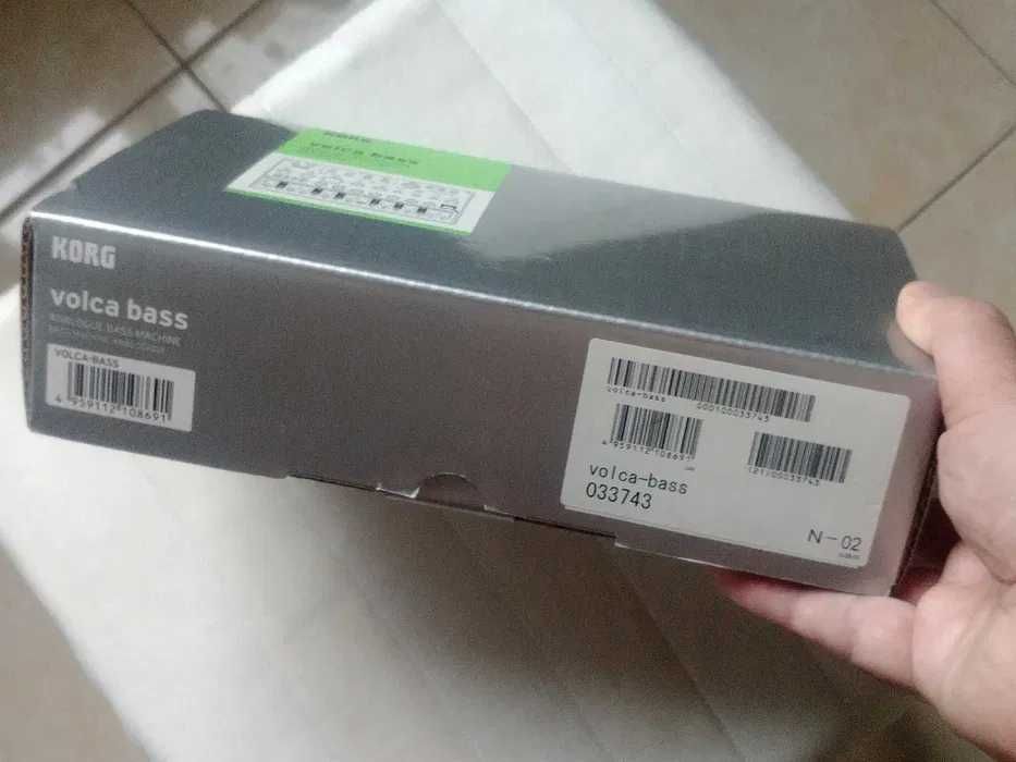 Korg Volca Bass – аналогов бас синтезатор, пълен комплект