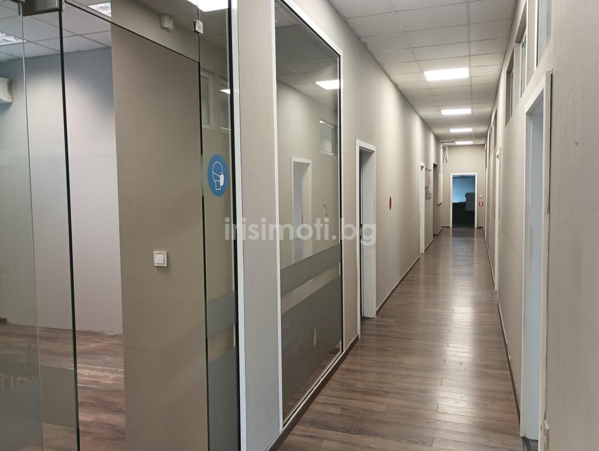 Под наем офис, €2250, 310кв.м. в Гео Милев