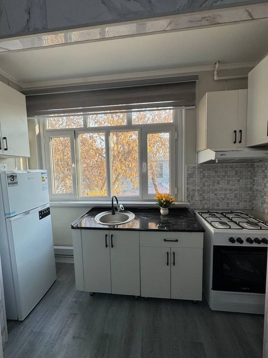 Продам чиланзар 8.  Одна переделанная на двух