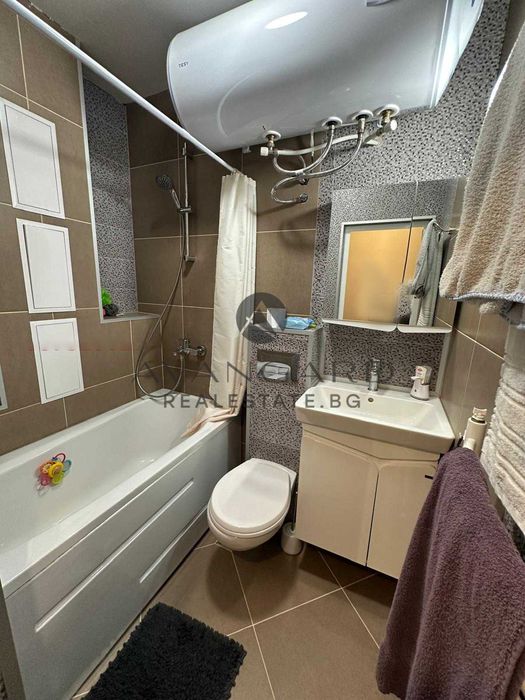 Продава се Четиристаен апартамент в Пловдив, Кючук Париж - 130 кв.м за 1570 €/кв.м - Снимка #12