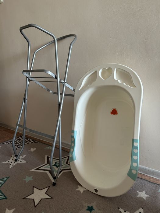 Детская ванночка на складной стойке — отличное состояние
