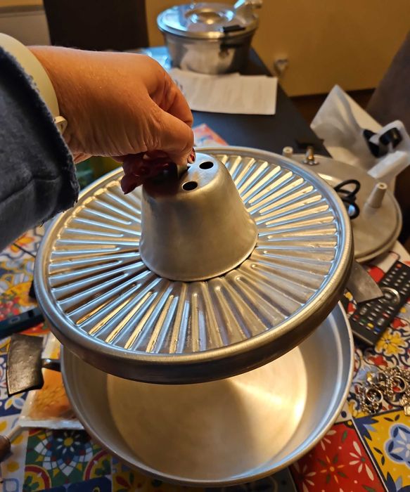 Електрическа тенджера от соца.