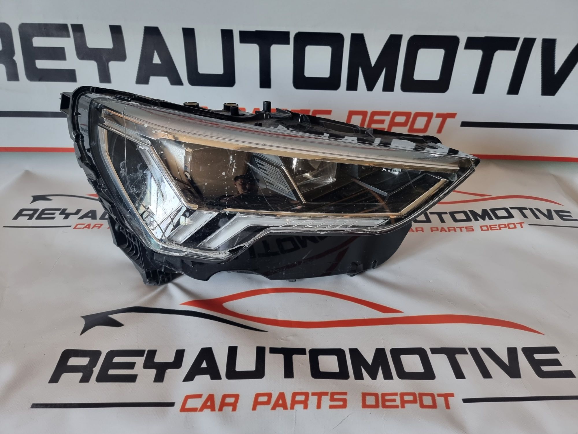 Far dreapta led Audi Q3 dupa 2019 cod 83A941034