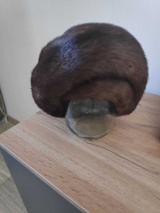 Шапку норковую женскую продам