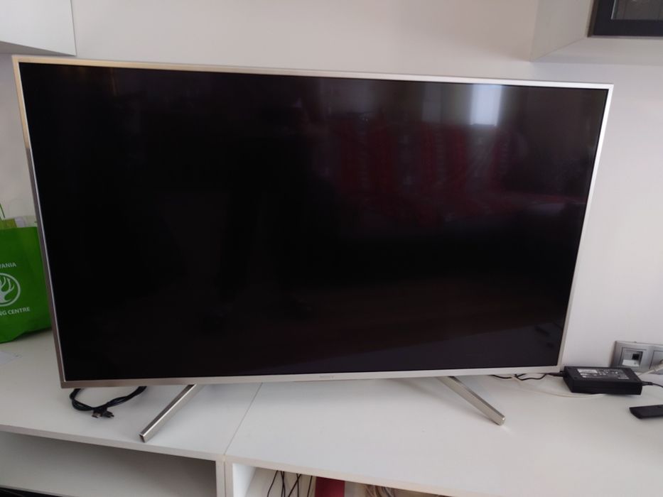 Televizor Sony 123 cm model  kd49xf7077