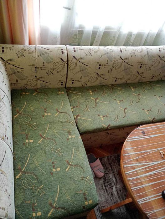 Кухненски разтегателен ъглов диван