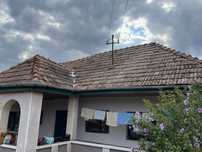 Donez tigla buna de pe casa