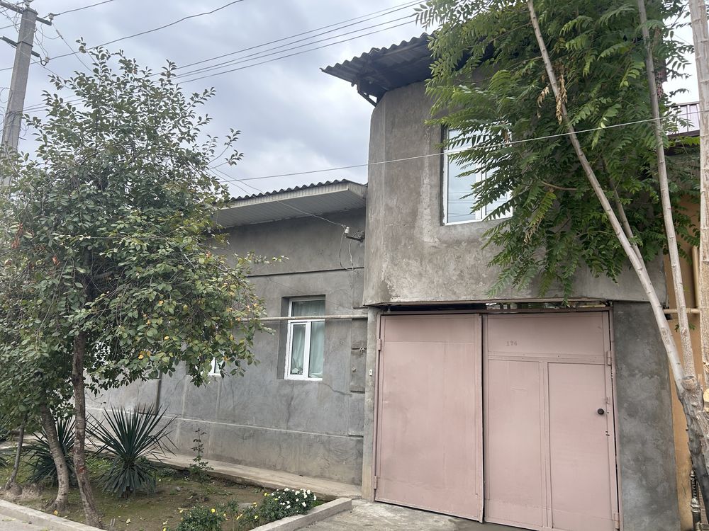 Yakkasaroy uchastka sotiladi