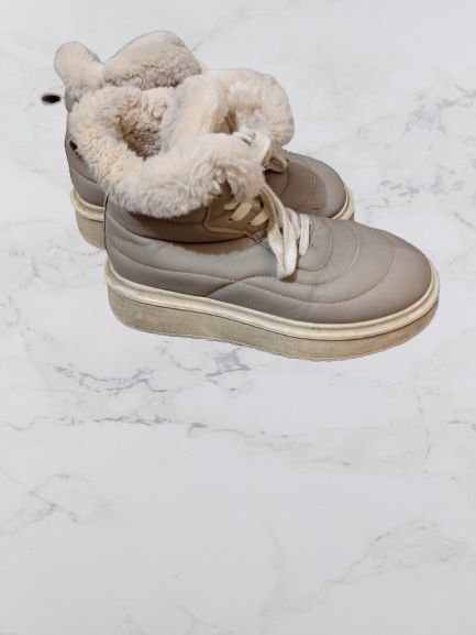 Утеплённые ботинки 38р