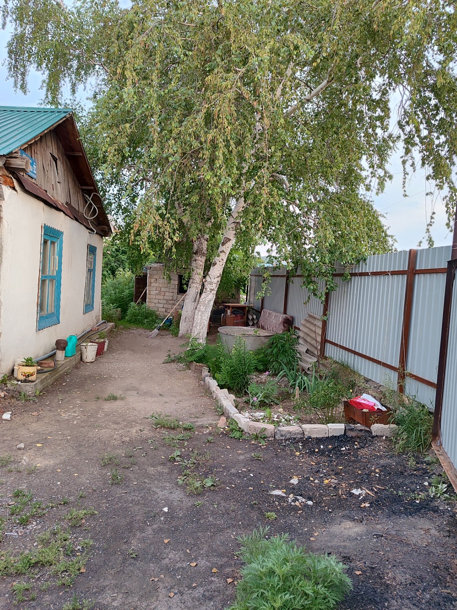 Участок с домиком