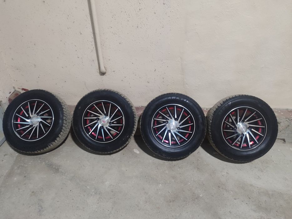 Saka diska 13 balon birga