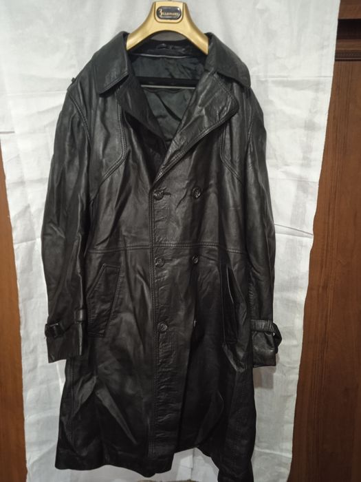 Мужской кожаный плащ.