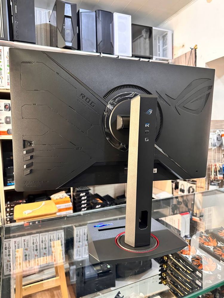 Asus Rog Strix 27"  2560x1440  2K  180hz