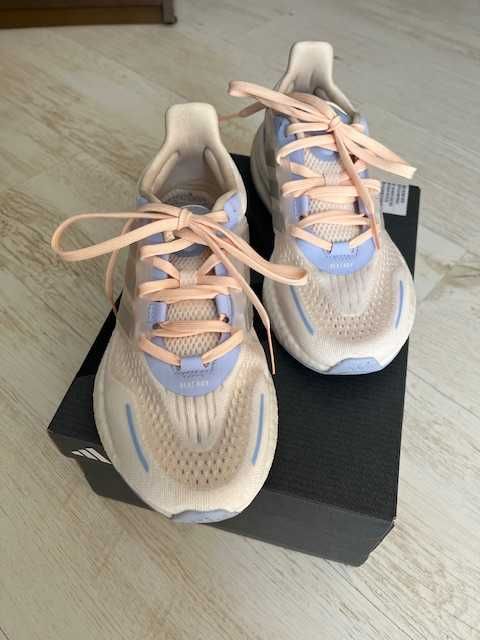 Дамски маратонки Adidas Pureboost 22 H RDY W