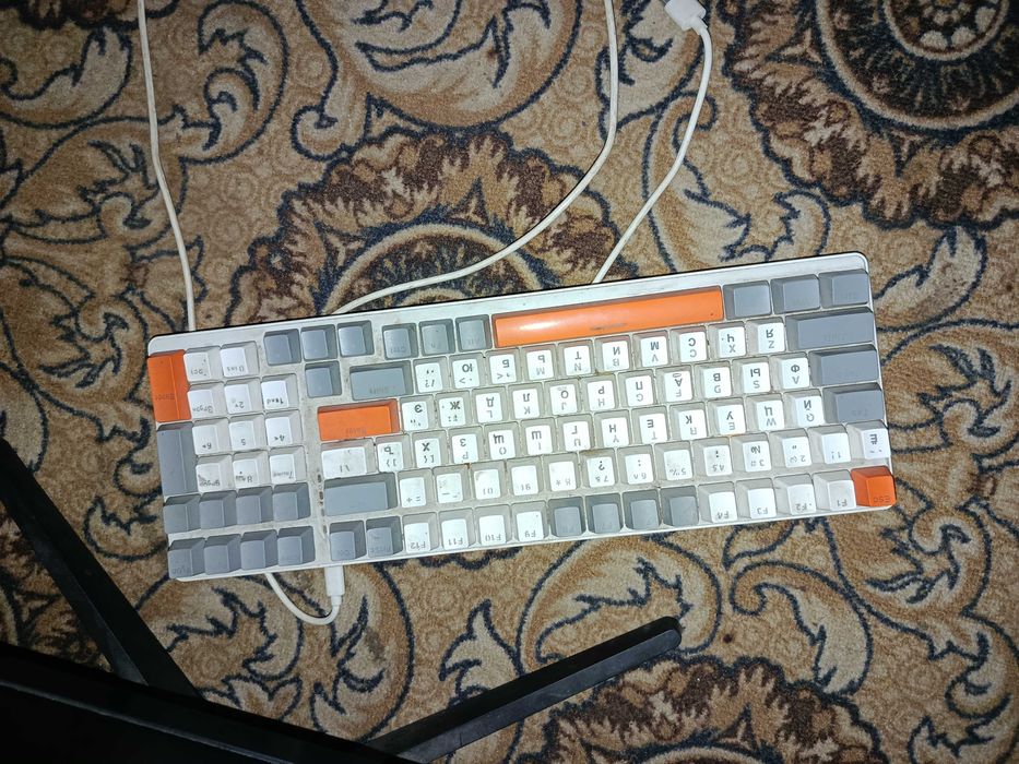 Компьютер сотилади