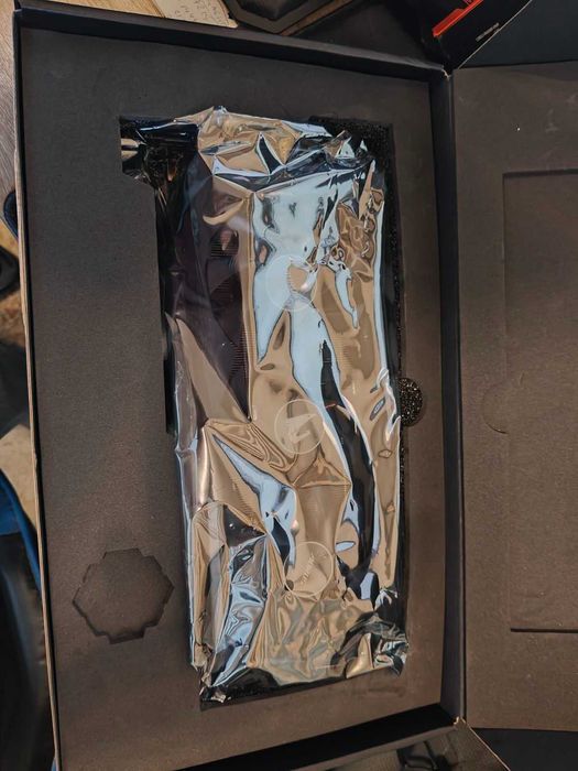 Видеокарта Gigabyte AORUS Master RX 6800 16GB