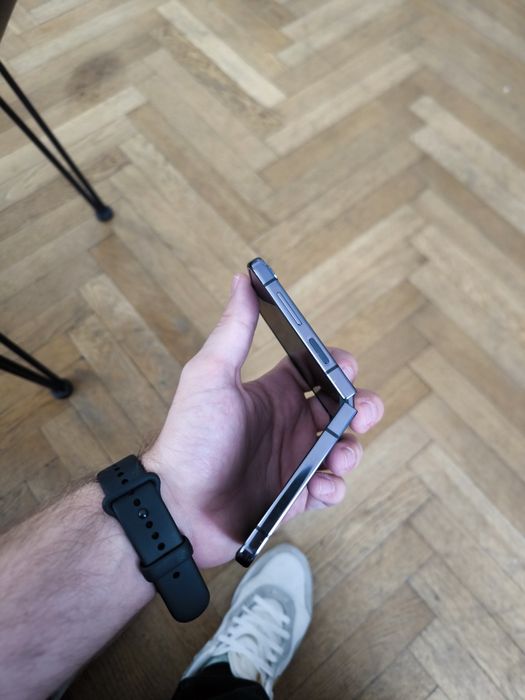 Samsung Galaxy flip 5