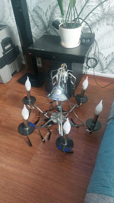 Продам люстру в хорошем состоянии