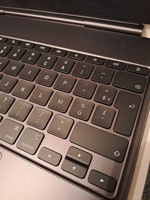 Husa cu tastatura iPad Magic Keyboard pt iPad Pro 13". Model MWR53F/A