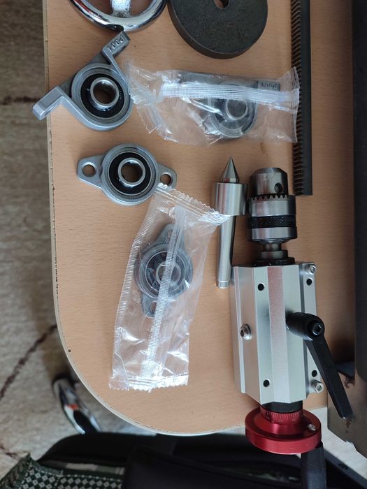 Продавам части за направа на струг