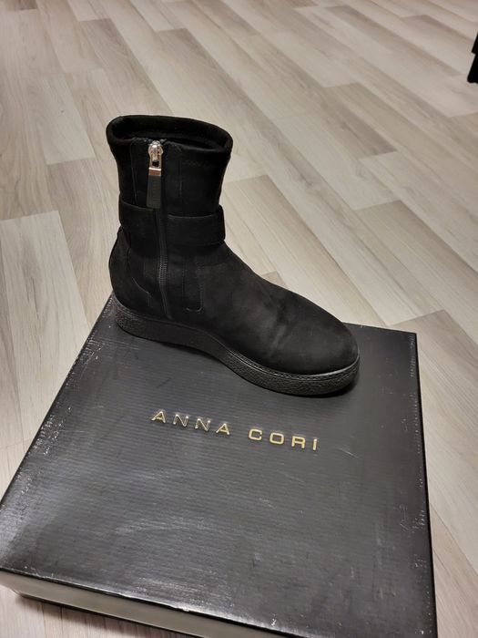 Ghete ANNA CORI ,,Camoscio Negru" Mărimea 37.