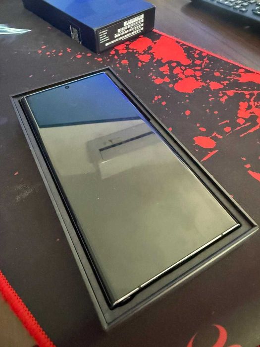 Se vinde telefon Samsung Galaxy S22 ULTRA 5G 128 GB