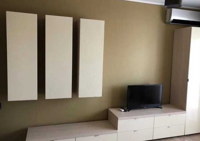 in CENTRU chirie Ap cu 2 camere pe`Calea`Bucuresti`la`K`F`C`