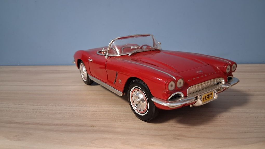Chevrolet Corvette Riverside ERTL 1:18 1962