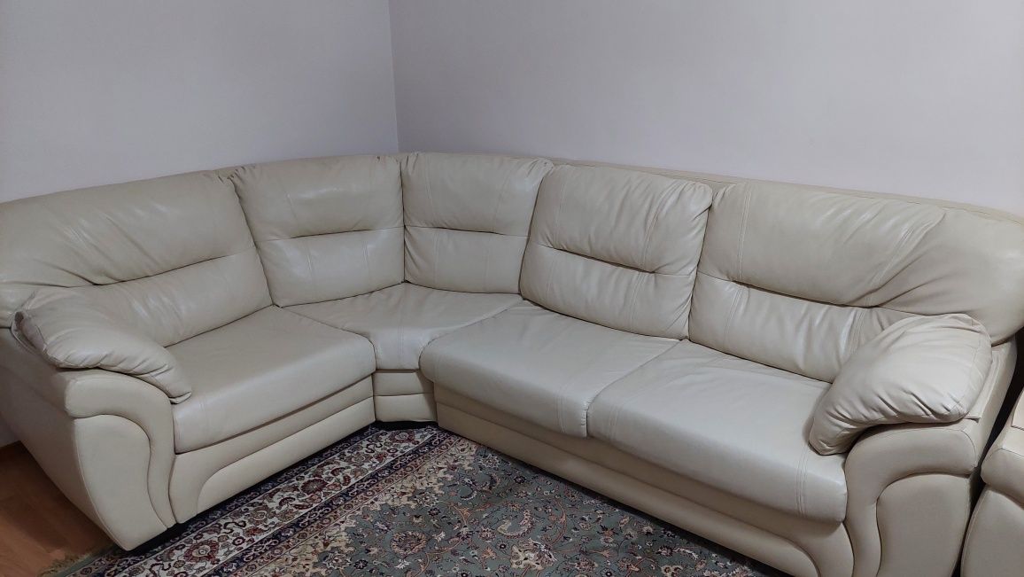Продаётся срочно диван