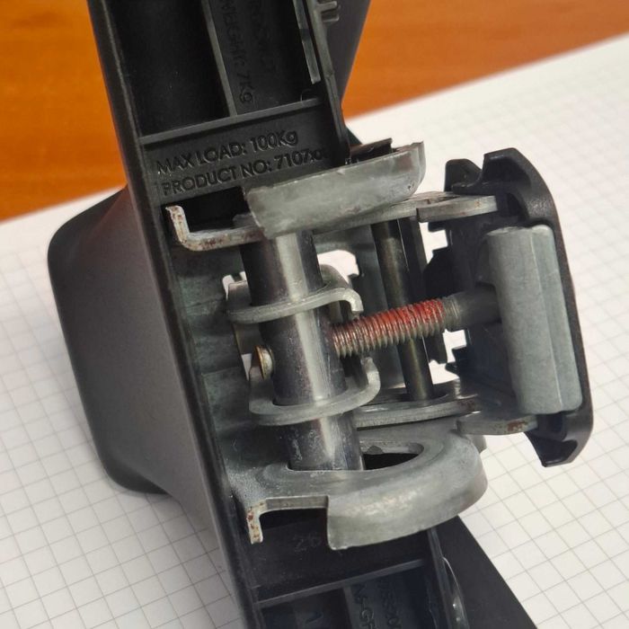 Thule EvoFixpoint 7107 - основа за багажник