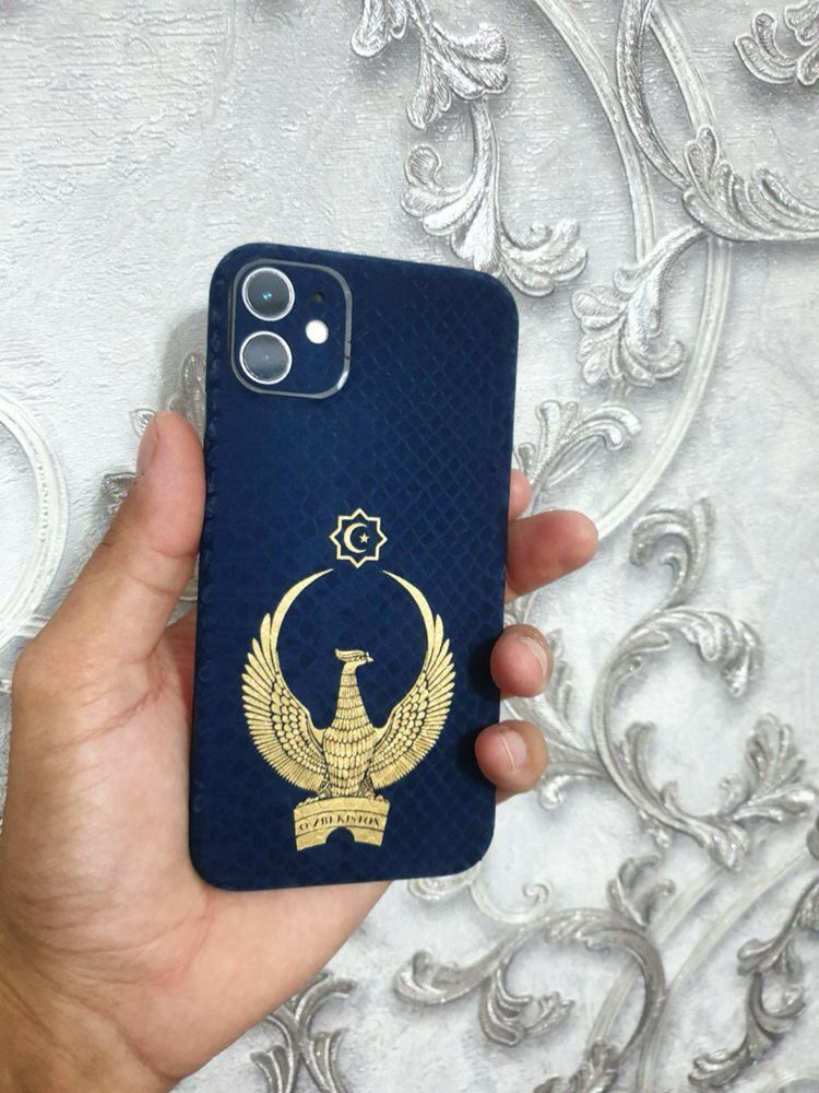 ..iPhone 11 ……..