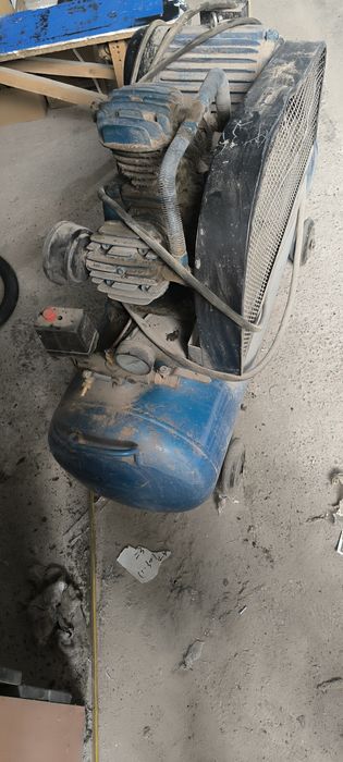 Воздушный компрессор