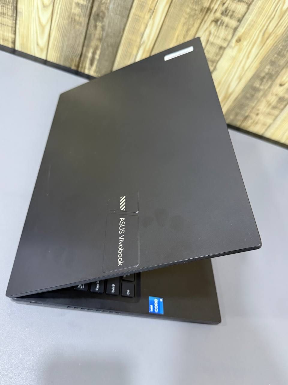 Asus VivoBook 16