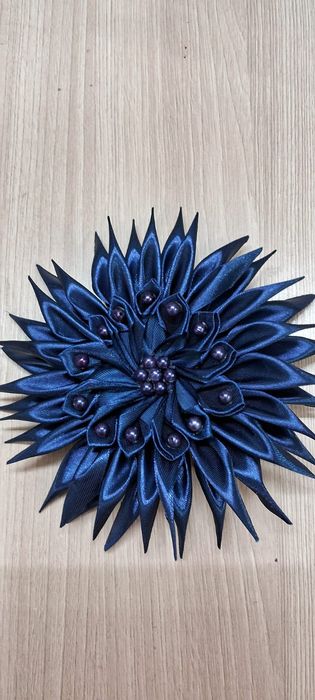 Цветы - броши, бантики для волос