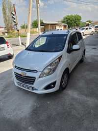 Chevrolet spark.