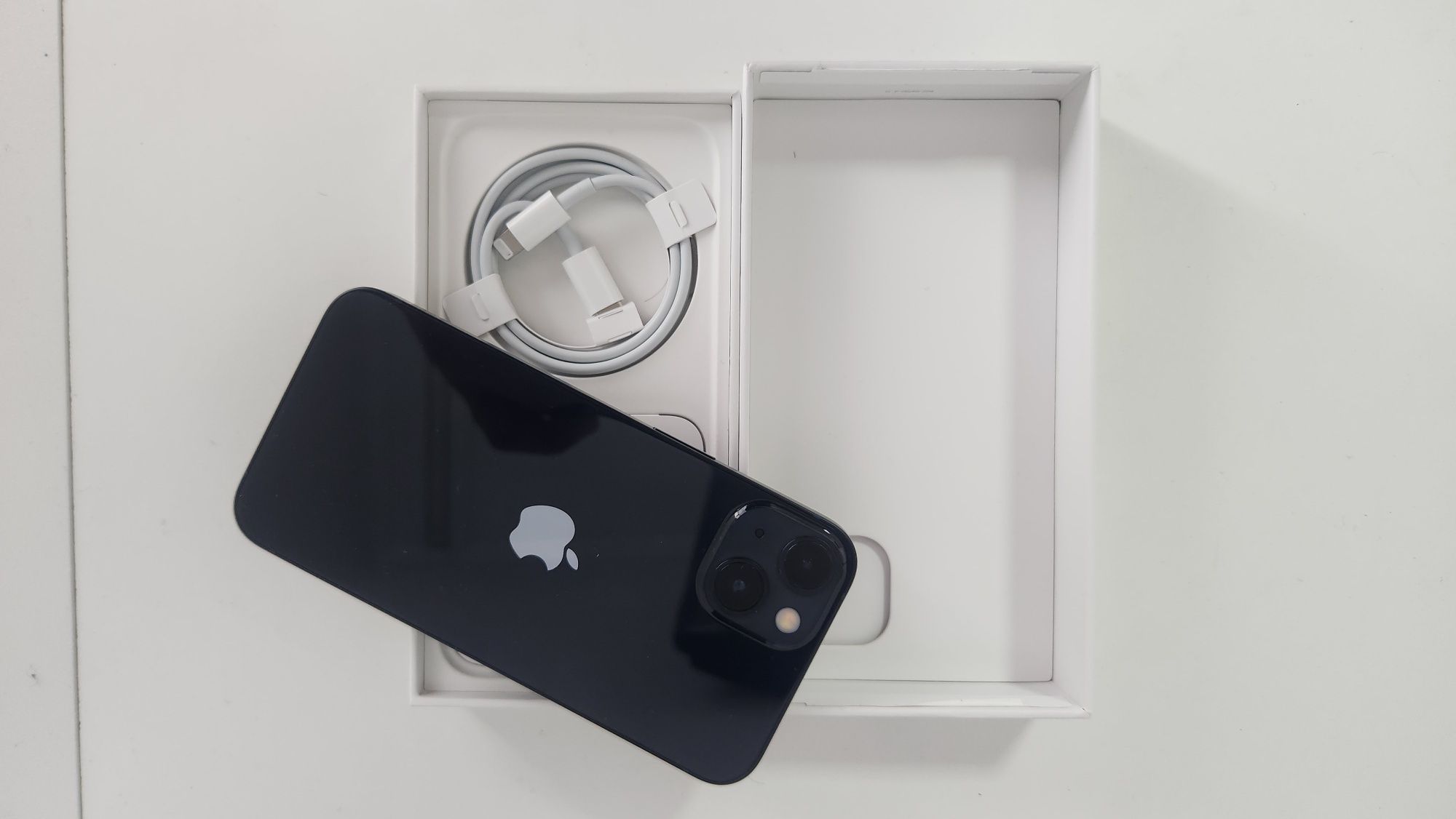 iPhone 13  256gb midnight