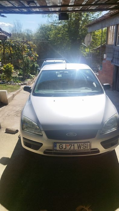 Vând Ford focus 2007 pe benzina motor 1600cm3