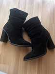 Botine piele intoarsa