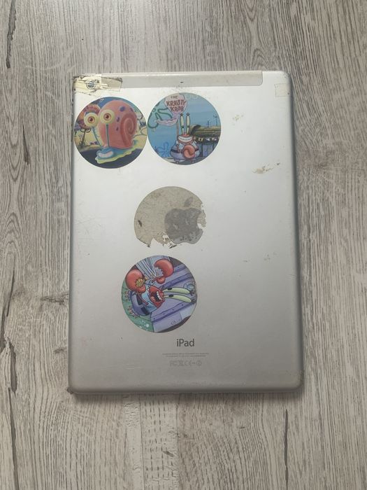 IPad și Samsung Galaxy A20e pentru piese