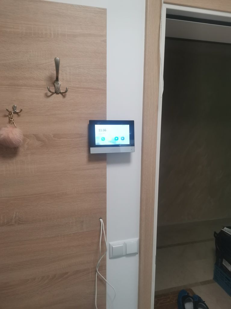 Дава се под наем Тристаен апартамент в София, Левски - 94 кв.м за 663 € - Снимка #3